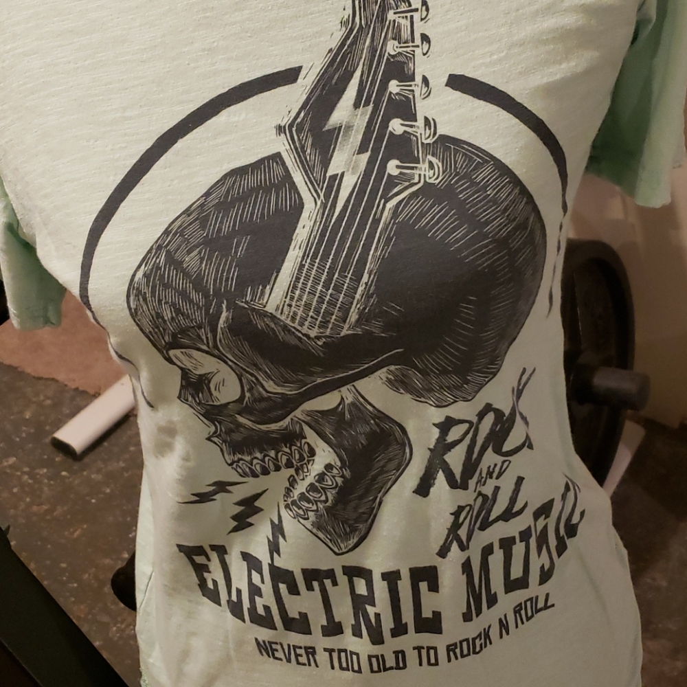 T-shirt - Picture 2 of 3